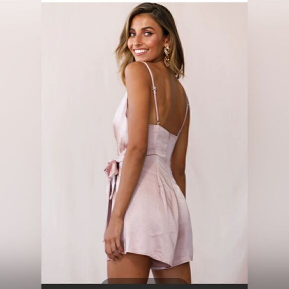 NWT LESLIEARETHA WRAP FRONT SKORT ROMPER ROSE GOLD - Picture 2 of 7
